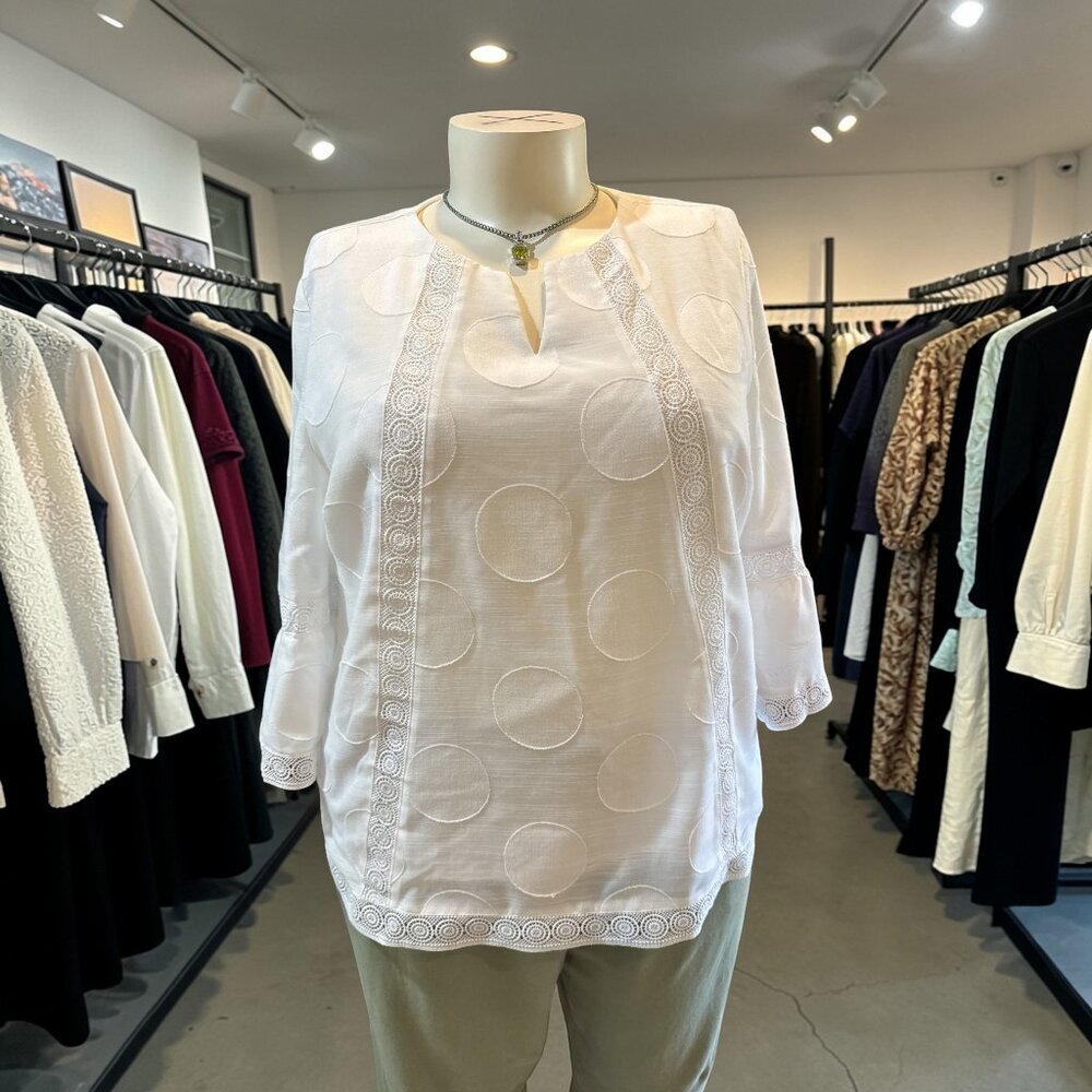 Chico's Sz 3 (XL) White Polka Dot & Lace Bell Sleeve Semi-Sheer Lined Top